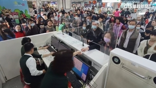 上千旅客滯金門機場2天　情緒高漲怒吼：要回家