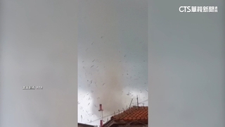 龍捲風襲印尼西爪哇　掀翻屋頂.至少33人受傷