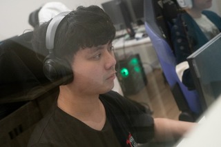 女網紅照片遭評「很大但有點病」　電競選手Maple楓棠道歉了