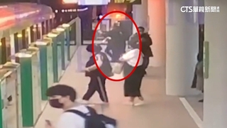 男中捷車廂內揮舞「玩具槍」　民眾恐慌衝下車