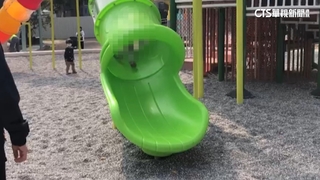 公園滑梯口橫梁未包軟墊！　童撞破額頭縫多針