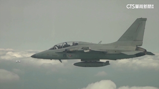 南韓空軍33架戰機「大象漫步」演習　場面壯觀！