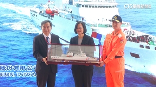 主持雲林艦交船.台北艦下水　總統：國艦國造續邁進