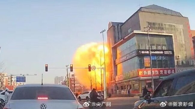 中國河北炸雞店發生大爆炸！已致1死、22傷 多輛車被炸爛 | 華視新聞