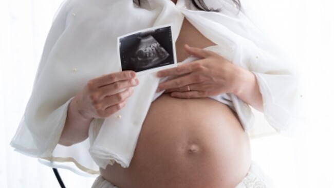 懷孕30週不敢說！女高中生父母崩潰求醫「拿掉小孩」 | 華視新聞