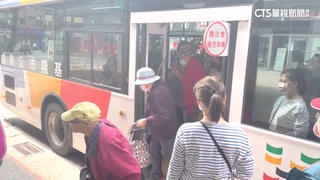 長者跌2次！　客控司機「沒幫忙」　總站長：有詢問後離開