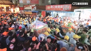 白沙屯媽祖進香　信徒簇擁「粉紅超跑」長征400公里