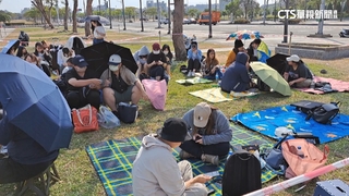 音樂節台日韓偶像多！　歌迷備野餐墊.帳篷排隊卡位