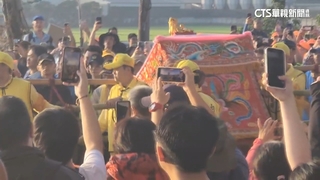 「粉紅超跑」急行軍！　32小時返苗栗　信眾小跑步跟隨