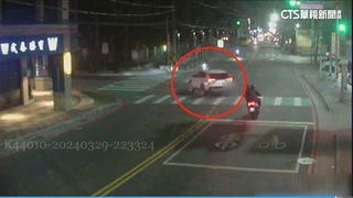 新北五股休旅車轉彎與機車相撞　騎士昏迷送醫