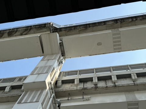 新北環狀線高架位移「全面停駛」 景安站1列車脫軌