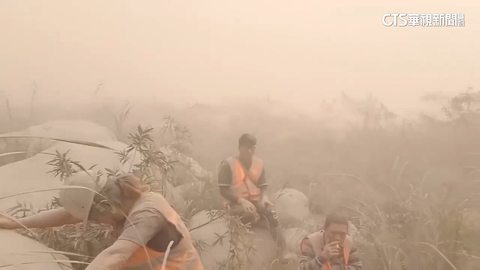 死裡逃生! 中橫公路清潔員:石頭就在眼前亂飛