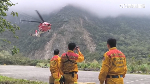 餘震不斷搶救難! 獨家直擊搜救隊躲落石扭傷腳