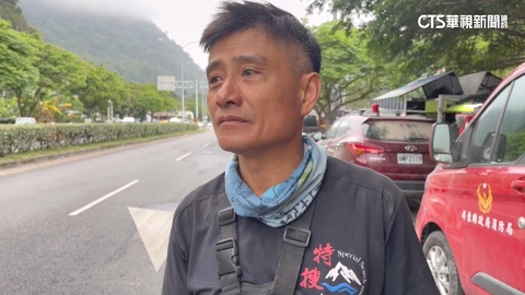 「佳暮四英雄」賴孟傳再現身 背出九曲洞傷者