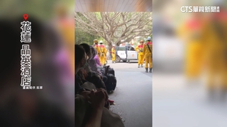 晶英脫困全紀錄　酒店外孩童坐不住.父摀兒耳擋噪音