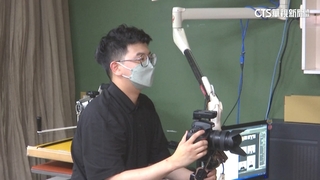 天王星住戶領物艱困　相館暖心免費拍照助重拾身分