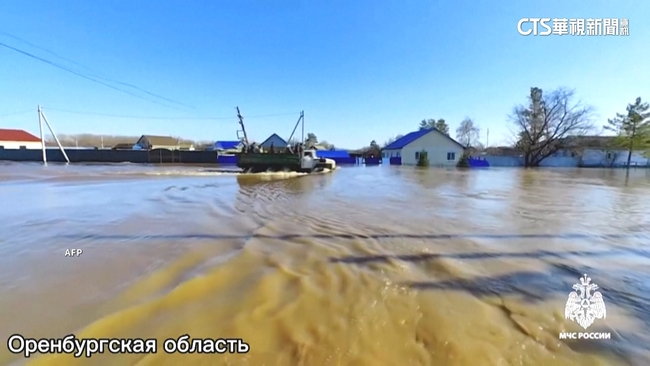 羅斯水壩潰堤淹沒4千棟房屋　數千人撤離 | 華視新聞