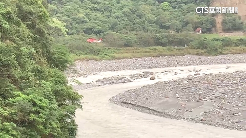 直升機馳援大同.大禮部落 救9長者脫困