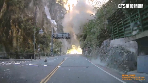 7.2震撼生死瞬間! 落石「如子彈雨」 山崩全都錄