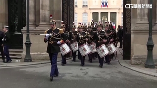 紀念英法條約120週年　英法進行「衛兵換崗」儀式