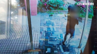 強震來襲勇父抱稚子急逃命　　「摔倒骨折」仍緊護兒