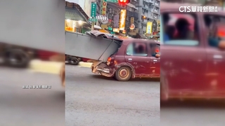 超狂！　小車載著大冰箱趴趴走　小心挨罰1.8萬元