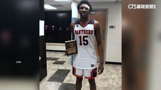 執法過當？男遇攔檢開火　遭芝加哥警開近百槍亡