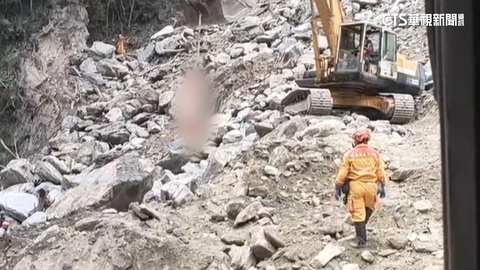 砂卡礑0.5K尋獲第5具遺體 研判游姓一家五口