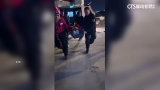 土耳其纜車撞柱　1死7傷　百餘乘客卡半空