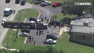 美國德州18輪大卡車撞官署　造成1死13傷