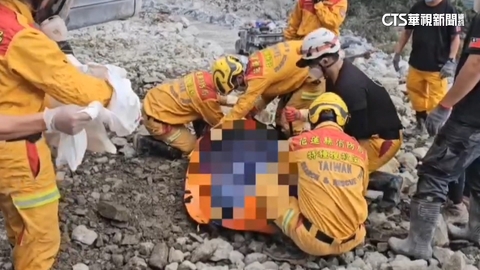 砂卡礑又崩塌! 8隊員一度失聯 週日暫停搜救