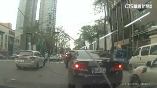 2016年台中天降鋼筋雨　同一營造商C型鋼再砸機捷