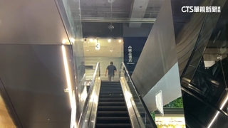 台中勤美誠品遭潑汽油！　男企圖引燃遭保全壓制