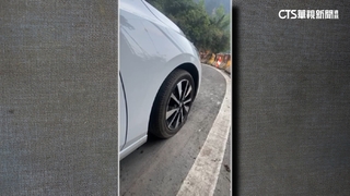 林秀琴.陳致遠蘇花公路遇地震　車撞輾落石爆胎