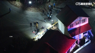 疑煞車失靈！　美環球影城遊園車失控撞欄杆