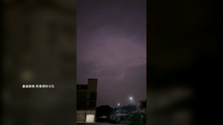 震後頻見閃電！網驚「有人在渡劫？」　氣象粉專：為鋒面「閃電訊號」