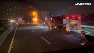 國道5車連撞！駕駛路肩查看　遭半聯結車追撞2死