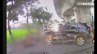 追撞停等紅燈5汽機車　男酒駕失控肇禍1死3傷