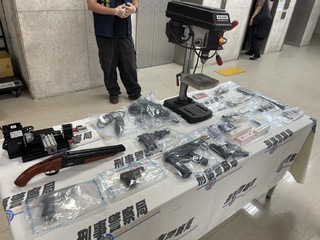 扯！外送員在家開「地下槍械工廠」　自學改槍下場慘了