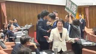 吼什麼vs.口水噴我臉上　黃國昌與范雲爆口角