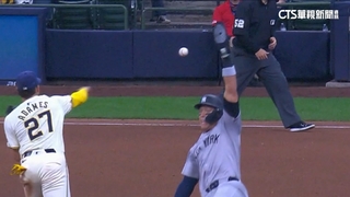 「法官」開轟3安猛打　滑壘伸手妨礙引發爭議