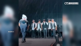 五月天中環戶外演唱會遇大雨　無奈提早結束