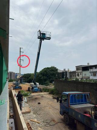 桃園蘆竹今停電影響上萬戶  台電：民間吊車勾到高壓線引跳脫