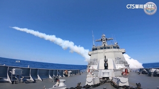 美菲「肩並肩」軍演　擊沉中國製菲律賓退役艦