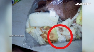 遭控麵包內有「衛生紙」　店家：作業疏失誤加烘培紙