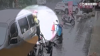 疑未拉手剎車急擋車　駕駛遭捲車底送醫亡