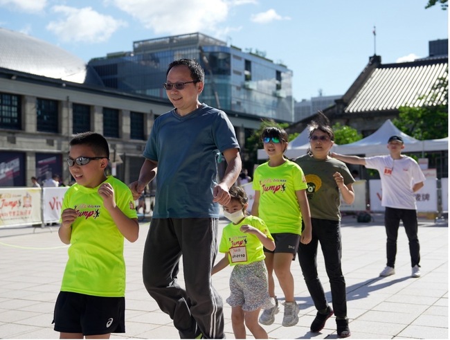 Let’s Jump! 萬歲堅果盃跳繩賽   八百位學童一起跳出活力與健康 | 華視新聞