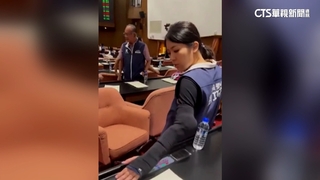 立法院表決大戰　綠委控藍營「代按表決器」掀爭議