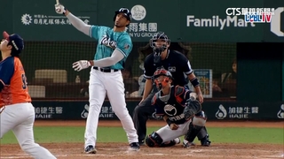 台鋼「魔鷹」球轟到場外忠靈祠　雄鷹「獵獅」奪首勝