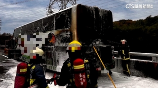 赴賽途中遇火燒車　國中足球隊32師生驚魂